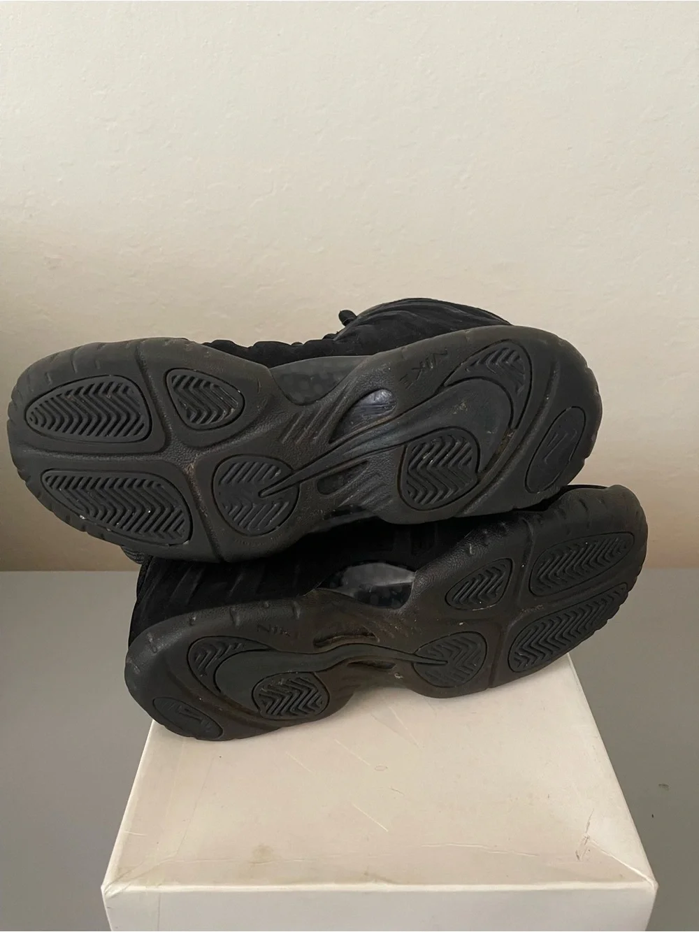 Nike Men's Black High-Top Athletic Sneakers